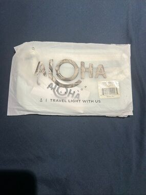 NWT ALOHA Collection Niihau Mini Pouch